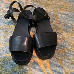 Camper pristine condition sandals